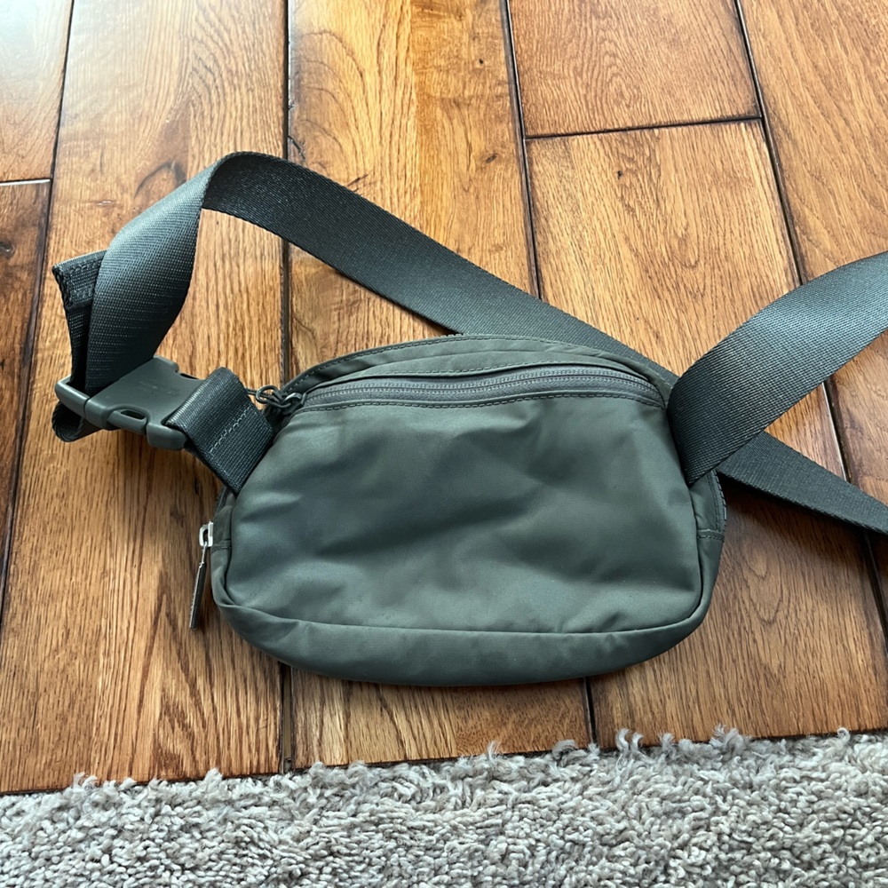 Lululemon belt bag